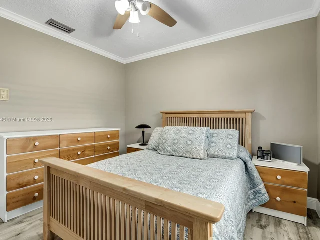 2450 SW 102nd Pl, Miami FL 33165