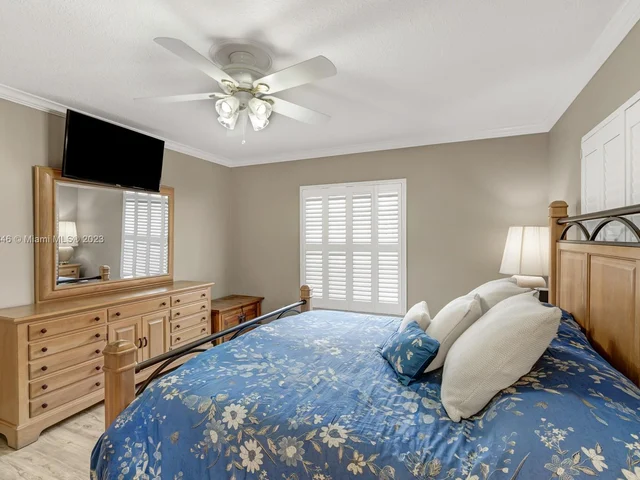 2450 SW 102nd Pl, Miami FL 33165