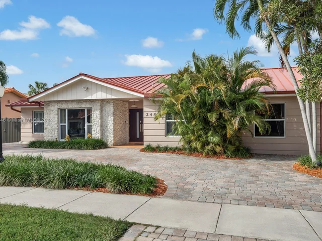 2450 SW 102nd Pl, Miami FL 33165