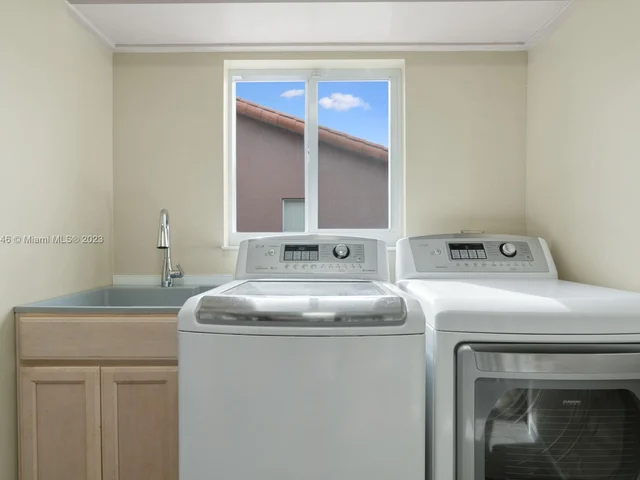 2450 SW 102nd Pl, Miami FL 33165