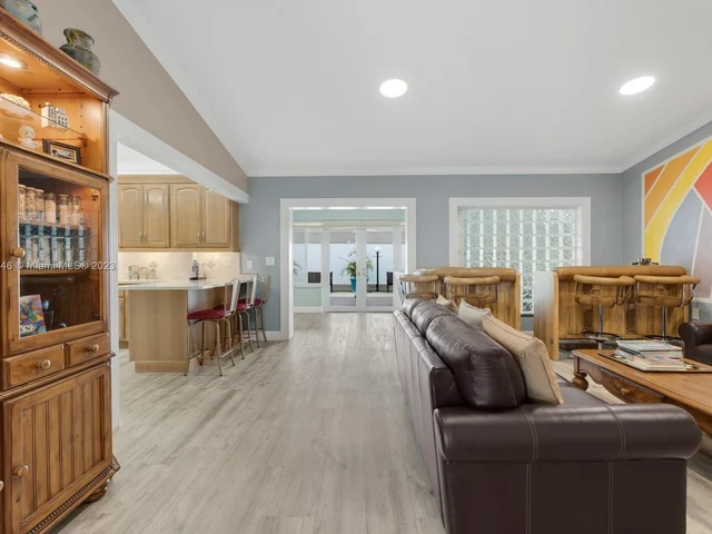 2450 SW 102nd Pl, Miami FL 33165