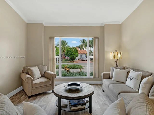 2450 SW 102nd Pl, Miami FL 33165