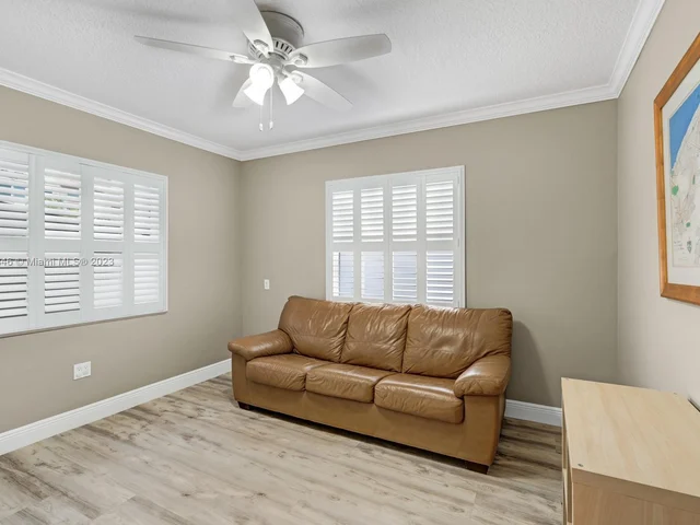 2450 SW 102nd Pl, Miami FL 33165