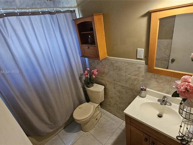 3250 NW 4th St, Lauderhill FL 33311