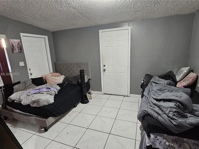 3250 NW 4th St, Lauderhill FL 33311