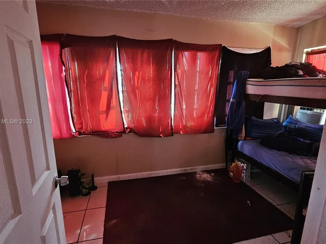 3250 NW 4th St, Lauderhill FL 33311