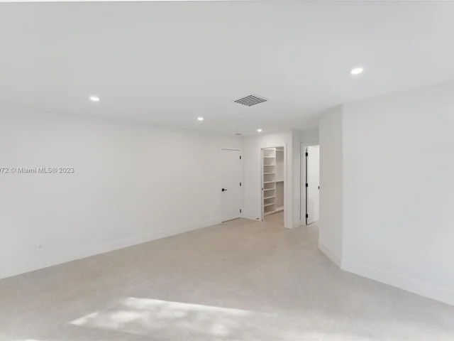 11340 SW 74th Ct, Pinecrest FL 33156