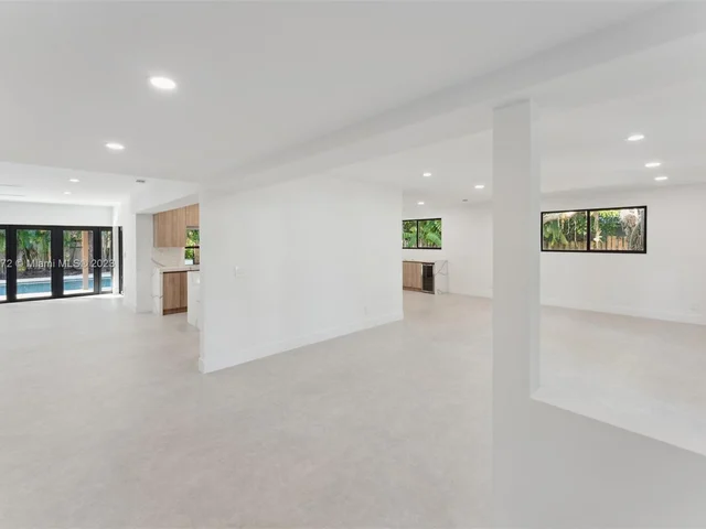 11340 SW 74th Ct, Pinecrest FL 33156