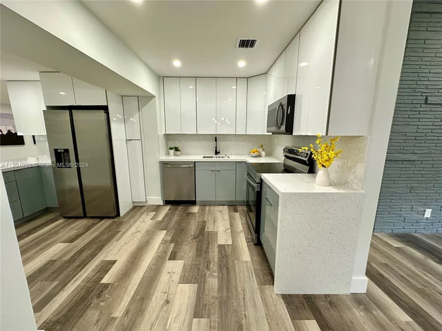 1619 NW 16th St, Fort Lauderdale FL 33311