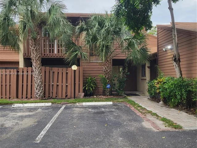 6193 Pine Tree Ln # C, Tamarac FL 33319