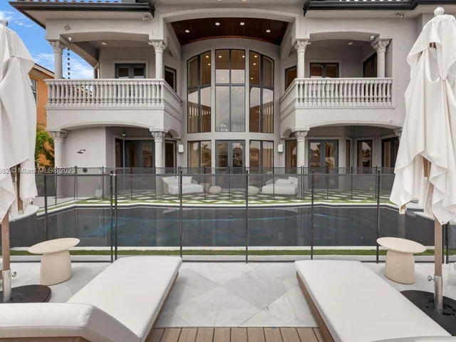 3380 NE 170th St, North Miami Beach FL 33160