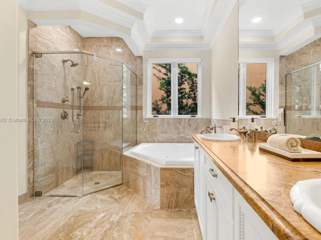 3380 NE 170th St, North Miami Beach FL 33160