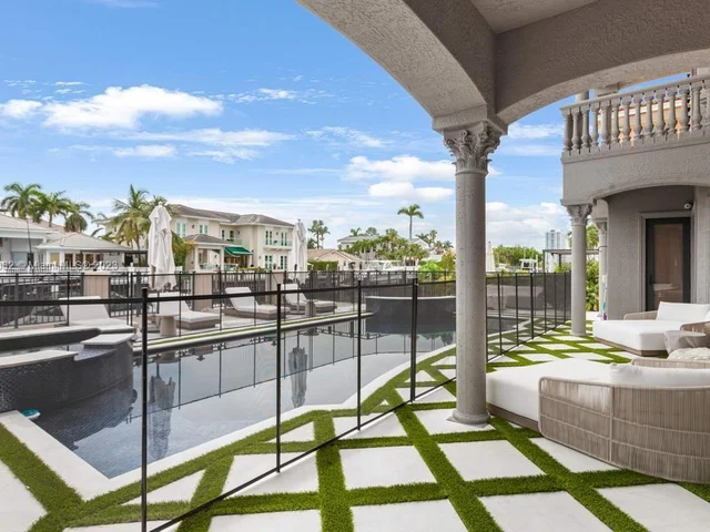 3380 NE 170th St, North Miami Beach FL 33160