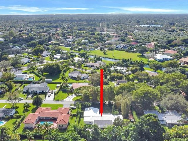 8845 SW 161st St, Palmetto Bay FL 33157
