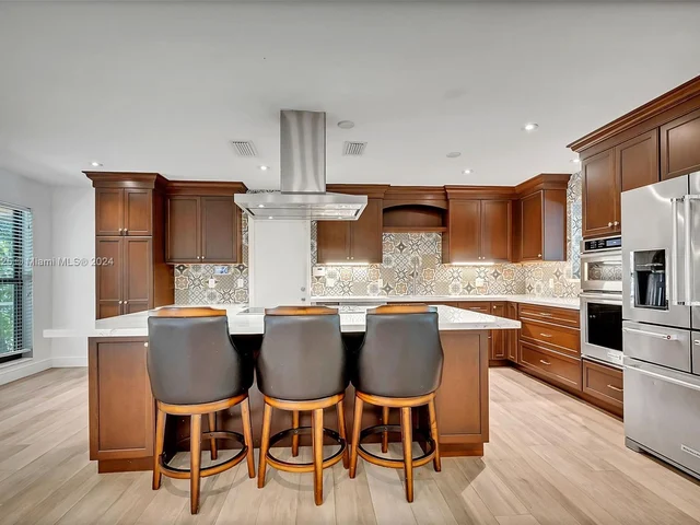 8845 SW 161st St, Palmetto Bay FL 33157