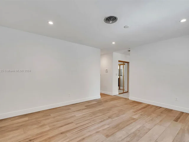 8845 SW 161st St, Palmetto Bay FL 33157