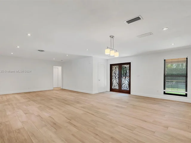 8845 SW 161st St, Palmetto Bay FL 33157