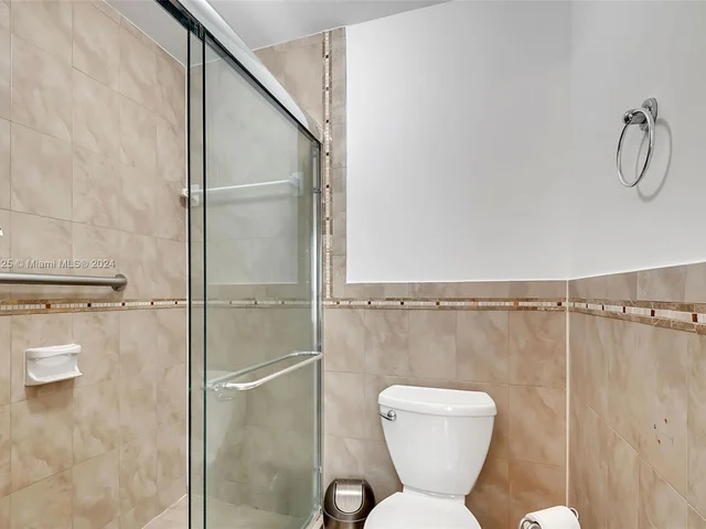 8845 SW 161st St, Palmetto Bay FL 33157