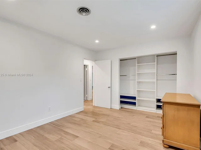 8845 SW 161st St, Palmetto Bay FL 33157