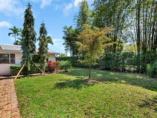 8845 SW 161st St, Palmetto Bay FL 33157