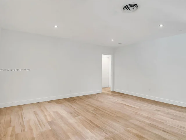 8845 SW 161st St, Palmetto Bay FL 33157