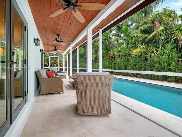 8845 SW 161st St, Palmetto Bay FL 33157