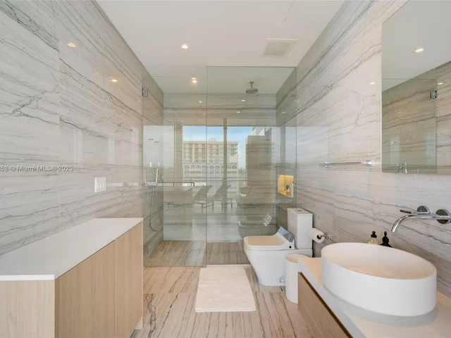 8701 Collins Ave # 603, Miami Beach FL 33154