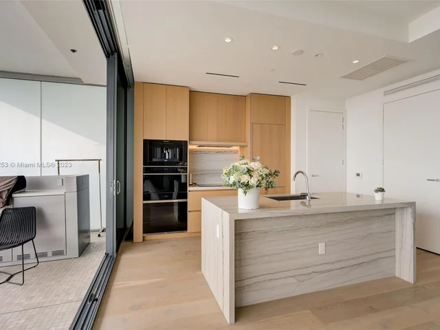 8701 Collins Ave # 603, Miami Beach FL 33154