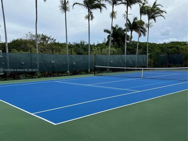 15051 Royal Oaks Ln # 103, North Miami FL 33181