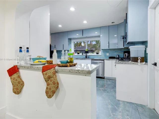 1101 Van Buren St, Hollywood FL 33019