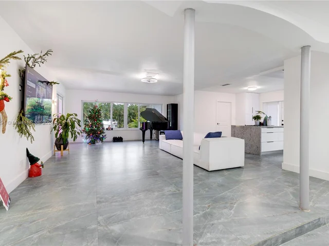 1101 Van Buren St, Hollywood FL 33019