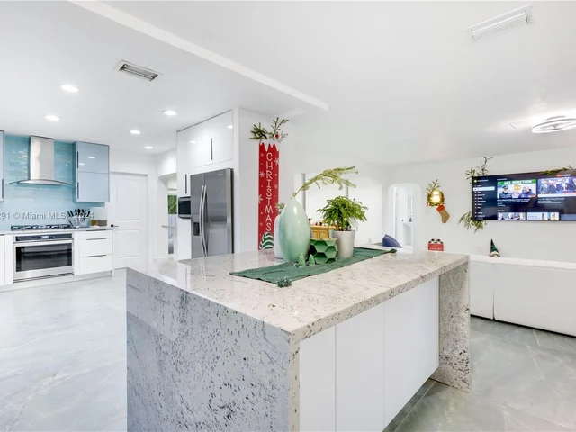 1101 Van Buren St, Hollywood FL 33019