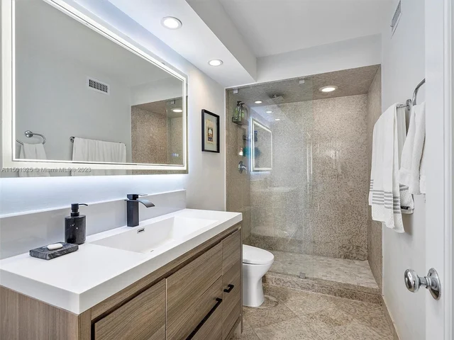 5 Island Ave # 8A, Miami Beach FL 33139