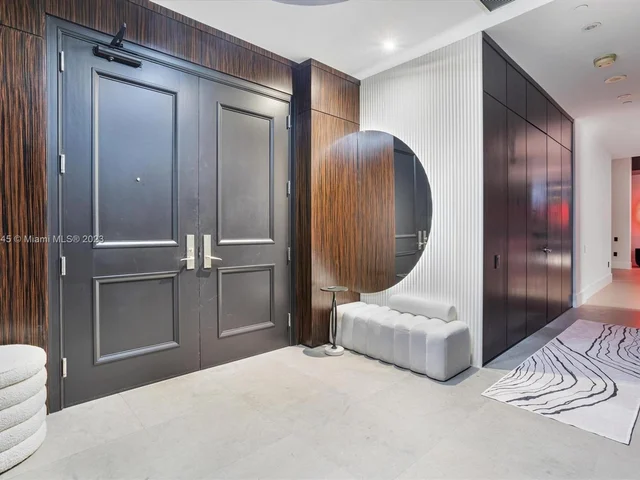 1425 Brickell Ave, Miami FL 33131