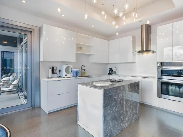 1425 Brickell Ave, Miami FL 33131