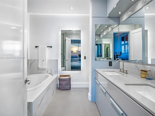 1425 Brickell Ave, Miami FL 33131