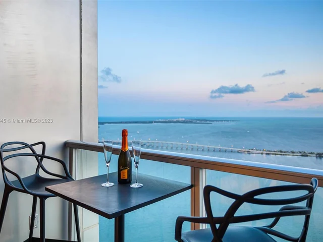 1425 Brickell Ave, Miami FL 33131