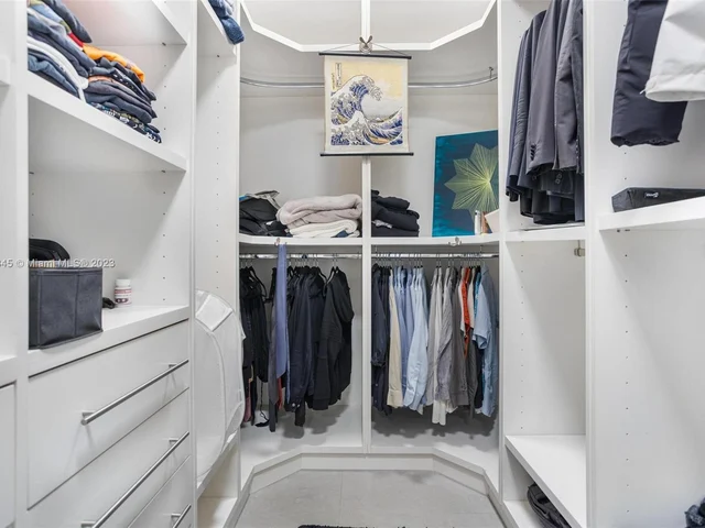 1425 Brickell Ave, Miami FL 33131