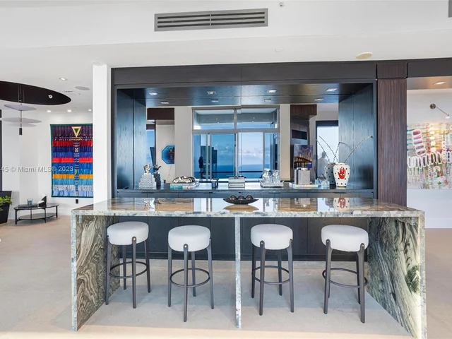 1425 Brickell Ave, Miami FL 33131