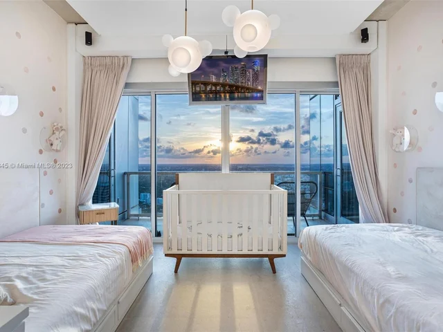 1425 Brickell Ave, Miami FL 33131