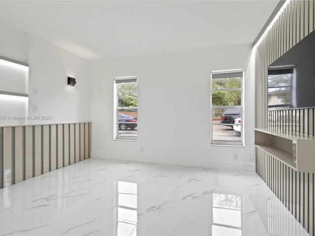 215 NE 16th Ave # 105, Fort Lauderdale FL 33301