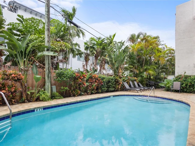 215 NE 16th Ave # 105, Fort Lauderdale FL 33301