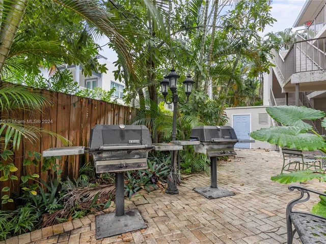 215 NE 16th Ave # 105, Fort Lauderdale FL 33301