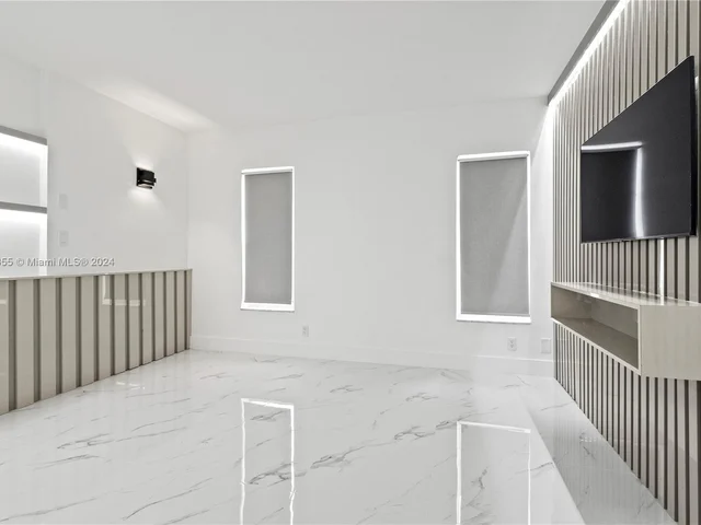 215 NE 16th Ave # 105, Fort Lauderdale FL 33301