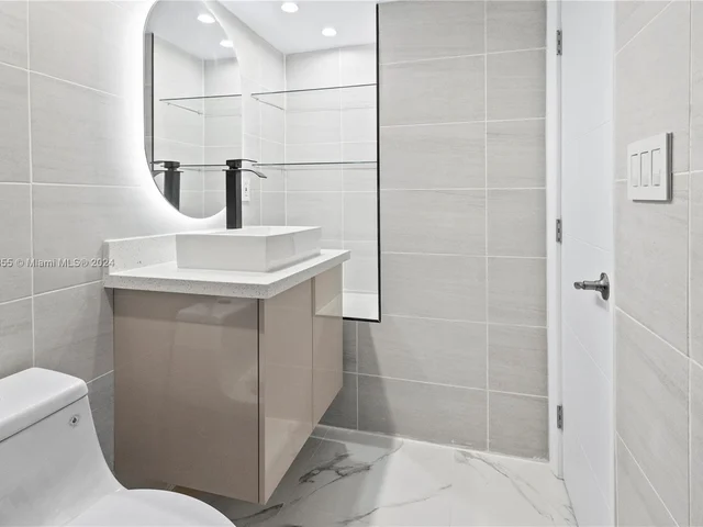 215 NE 16th Ave # 105, Fort Lauderdale FL 33301