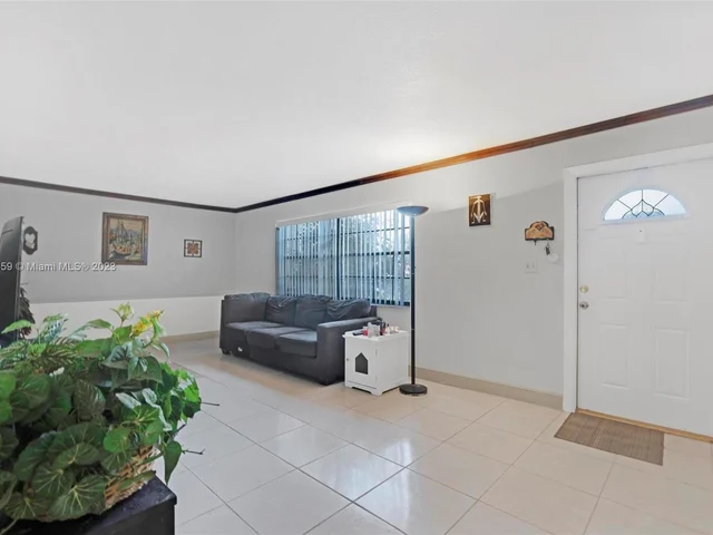 12 Meacham Ln # 12, Tamarac FL 33319