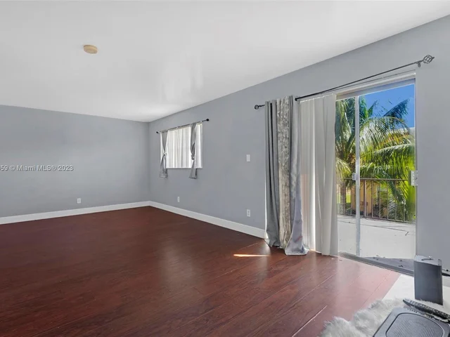 12 Meacham Ln # 12, Tamarac FL 33319