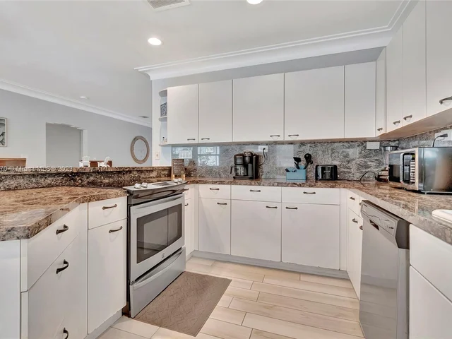 515 SW 9th St # 515, Fort Lauderdale FL 33315