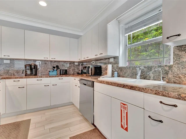 515 SW 9th St # 515, Fort Lauderdale FL 33315