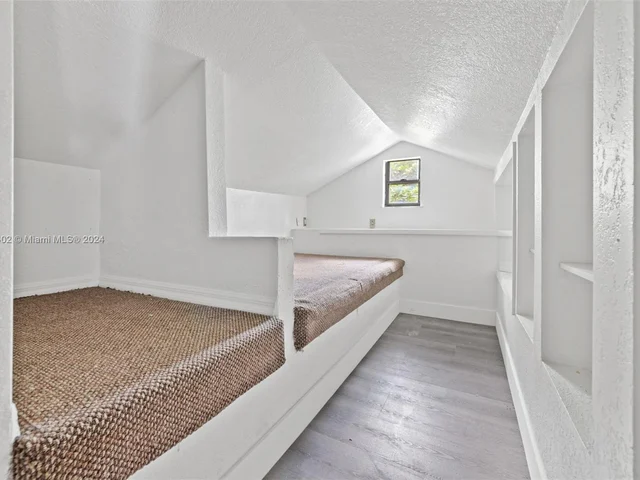 30 SW 5th St # 1, Dania Beach FL 33004